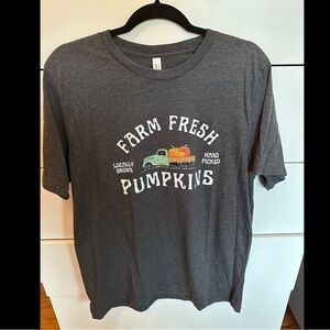 Never Worn Fall Unisex T-Shirt Size XL